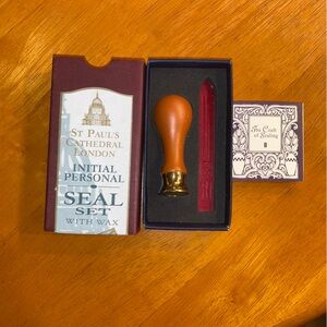 St. Paul’s Cathedral Seal and Wax Letter T